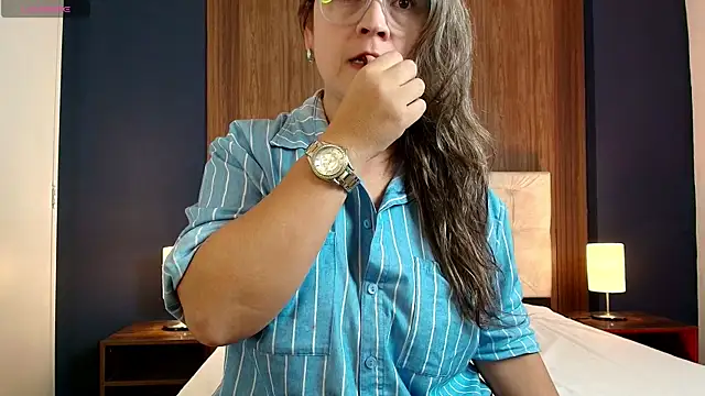 sophie lopez1 online show from May 25, 8:48 pm