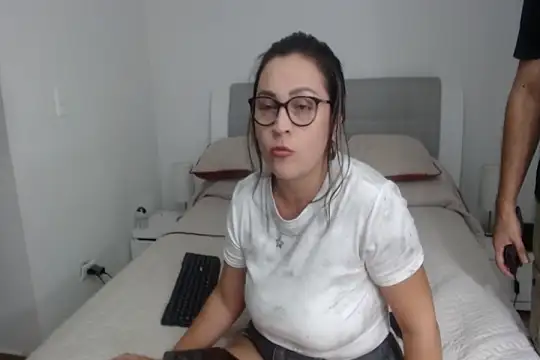 sophie lopez1 online show from May 27, 8:39 pm