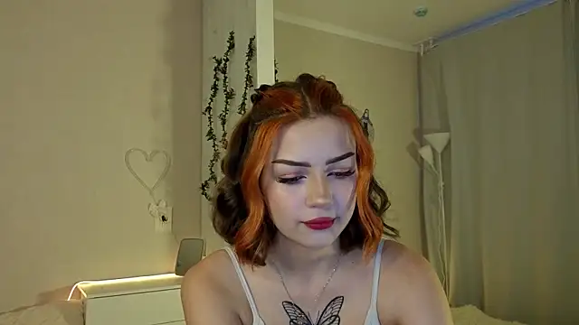 Snapshot of PurrrBerry chatting on September 18, 3:19 am PurrrBerry online show from September 18, 3:19 am