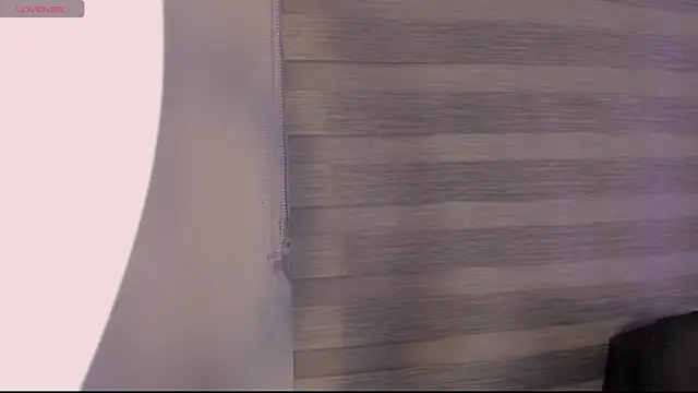 Snapshot of SkyThompson chatting on October 22, 4:35 am SkyThompson online show from October 22, 4:35 am