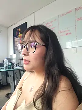 Snapshot of Mythical_Girll chatting on September 17, 7:26 pm Mythical Girll online show from September 17, 7:26 pm