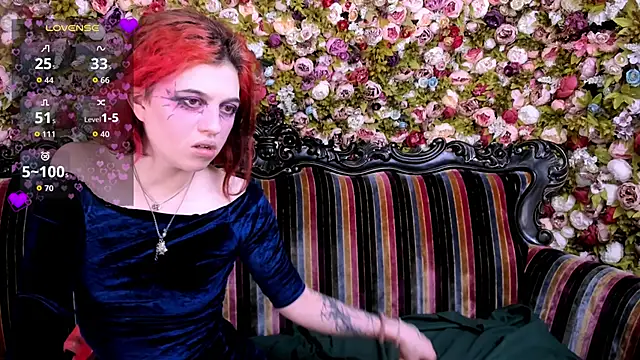 Snapshot of NoelleGothicShadow chatting on December 14, 10:58 pm NoelleGothicShadow online show from December 14, 10:58 pm