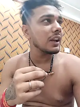 Snapshot of romantic_couple1 chatting on October 2, 3:13 am romantic couple1 online show from October 2, 3:13 am