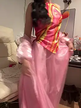 Snapshot of tran_my chatting on November 24, 6:35 am tran my online show from November 24, 6:35 am