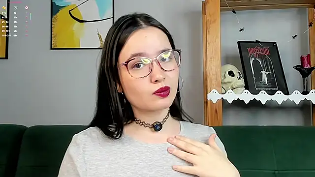 WildaBisom online show from October 28, 1:20 am