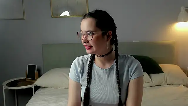 WildaBisom online show from November 1, 1:07 am