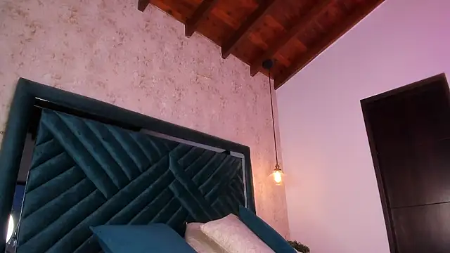 Snapshot of Sofi_Moreno chatting on February 27, 11:54 am Sofi Moreno online show from February 27, 11:54 am