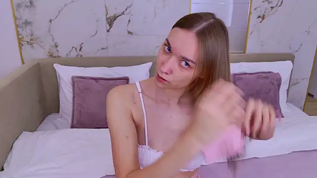 Snapshot of AmadaReine chatting on September 30, 4:12 pm AmadaReine online show from September 30, 4:12 pm