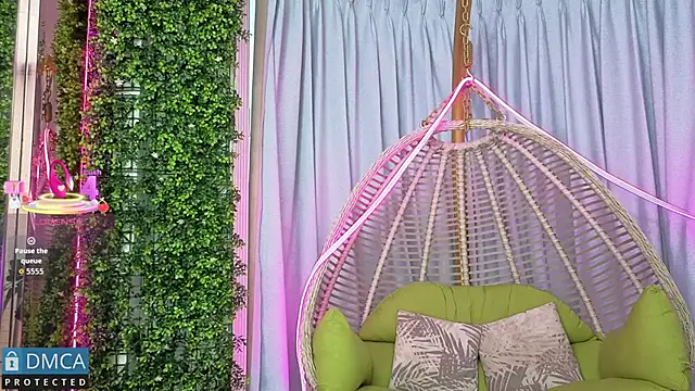 Kiara Zahiri   online show from October 4, 11:08 am