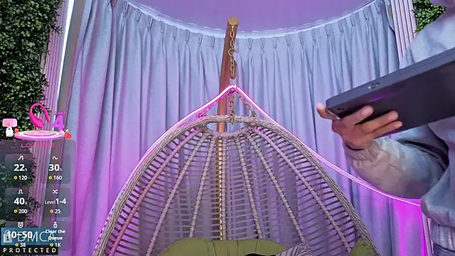 Kiara Zahiri   online show from October 10, 11:09 am