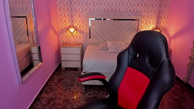 CHRISTY TEIGEN4 online show from September 24, 7:17 pm