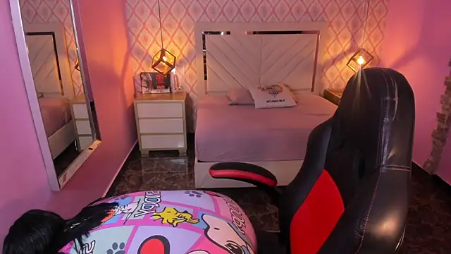 CHRISTY TEIGEN4 online show from March 27, 7:46 pm