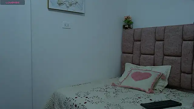 Kitty Rose   online show from October 1, 12:38 am