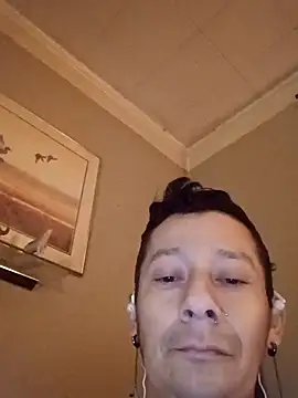 Snapshot of tonder69 chatting on January 18, 1:59 pm tonder69 online show from January 18, 1:59 pm