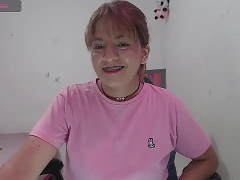 Snapshot of karamirror_ chatting on September 19, 1:18 am karamirror online show from September 19, 1:18 am