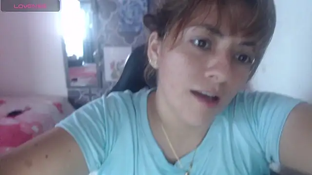 Snapshot of karamirror_ chatting on October 22, 6:51 pm karamirror online show from October 22, 6:51 pm