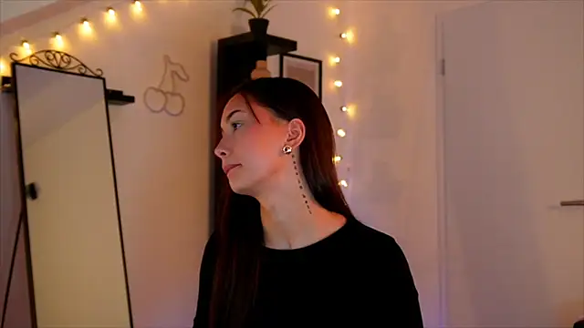 Naomii20   online show from December 3, 5:55 pm