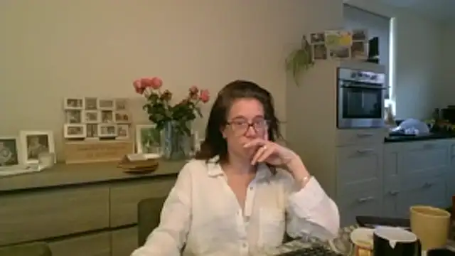 Snapshot of JezebelDutch chatting on January 13, 1:27 pm JezebelDutch online show from January 13, 1:27 pm