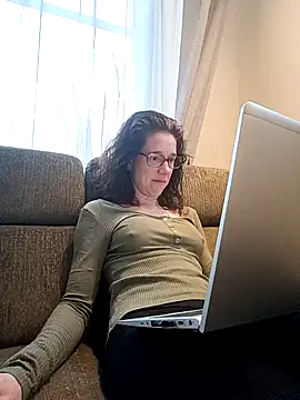 Snapshot of JezebelDutch chatting on February 24, 7:50 am JezebelDutch online show from February 24, 7:50 am