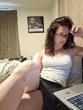 Snapshot of JezebelDutch chatting on June 11, 12:14 pm JezebelDutch online show from June 11, 12:14 pm