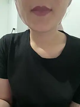 delibiri11 online show from May 21, 9:55 pm