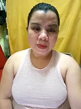 Snapshot of hotlyn45 chatting on October 22, 1:44 pm hotlyn45 online show from October 22, 1:44 pm