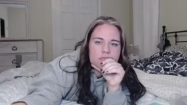 Snapshot of livvylane chatting on October 10, 12:53 am livvylane online show from October 10, 12:53 am