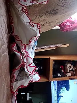 sweetdebbiexxxx online show from October 15, 10:37 am