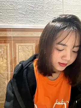 Snapshot of Lonnina chatting on October 27, 1:53 am Lonnina online show from October 27, 1:53 am