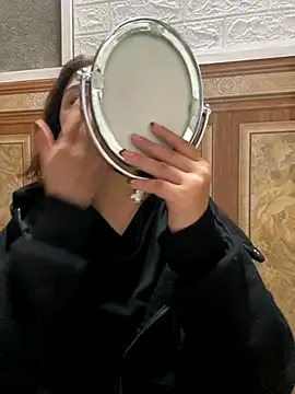 Snapshot of Lonnina chatting on November 5, 7:30 am Lonnina online show from November 5, 7:30 am