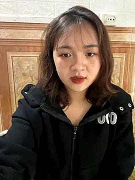 Snapshot of Lonnina chatting on December 5, 2:09 am Lonnina online show from December 5, 2:09 am