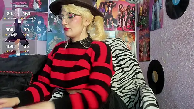 Snapshot of Avril_Maria chatting on October 10, 6:40 pm Avril Maria online show from October 10, 6:40 pm