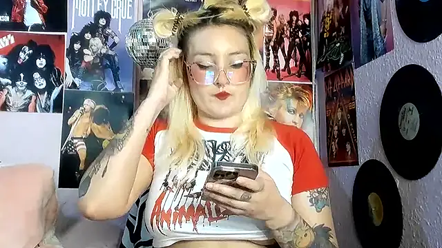 Avril Maria online show from July 23, 1:58 am