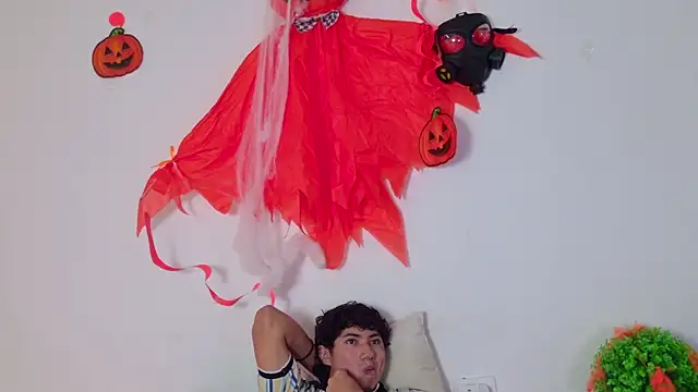 Laura and Kevin online show from October 18, 2:40 pm