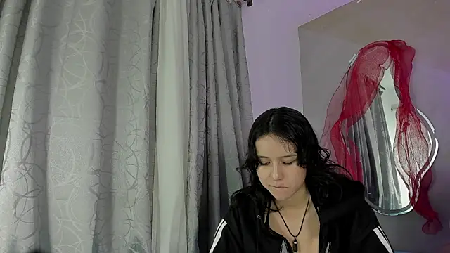 Snapshot of Laura_and_Kevin chatting on November 29, 10:57 pm Laura and Kevin online show from November 29, 10:57 pm