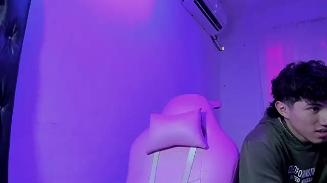 Laura and Kevin online show from January 11, 8:03 pm