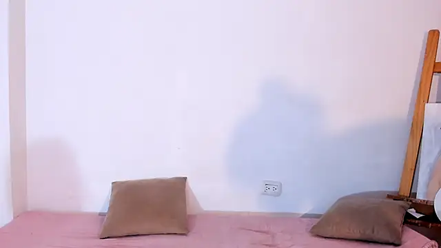 Snapshot of Lia_Rousse0 chatting on October 1, 7:09 pm Lia Rousse0 online show from October 1, 7:09 pm