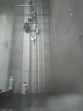 Snapshot of macmaddy8989 chatting on December 2, 6:14 pm macmaddy8989 online show from December 2, 6:14 pm