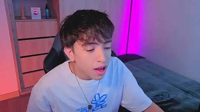 onlinenico online show from October 10, 8:08 pm