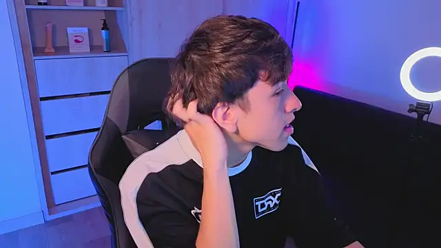 onlinenico online show from October 17, 8:00 pm