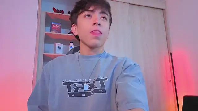 onlinenico online show from October 18, 8:09 pm