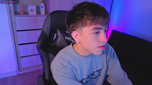 onlinenico online show from October 25, 8:03 pm