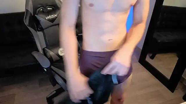 Snapshot of onlinenico chatting on March 6, 9:55 pm onlinenico online show from March 6, 9:55 pm