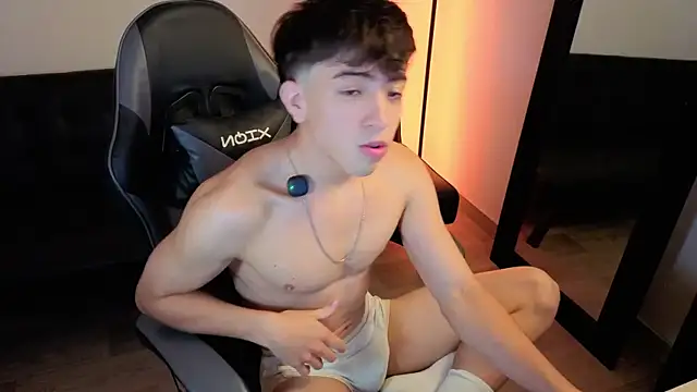 Snapshot of onlinenico chatting on March 16, 9:08 pm onlinenico online show from March 16, 9:08 pm