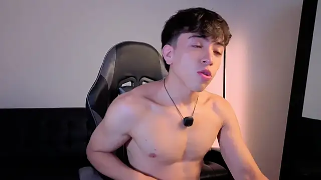 Snapshot of onlinenico chatting on March 31, 10:10 pm onlinenico online show from March 31, 10:10 pm