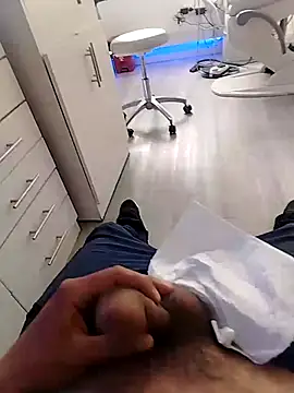 Snapshot of Blackllg chatting on November 11, 7:03 pm Blackllg online show from November 11, 7:03 pm