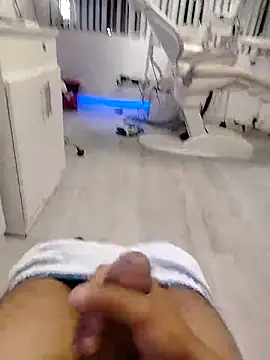 Snapshot of Blackllg chatting on November 20, 11:26 pm Blackllg online show from November 20, 11:26 pm