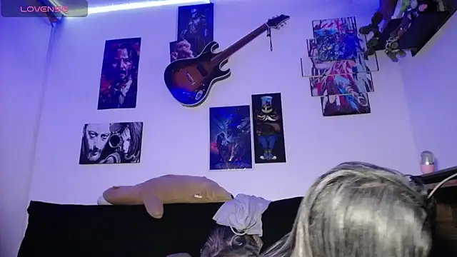 Snapshot of moonligth18 chatting on November 3, 11:48 pm moonligth18 online show from November 3, 11:48 pm