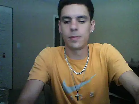 Snapshot of latinosatiro94 chatting on September 14, 12:21 am latinosatiro94 online show from September 14, 12:21 am