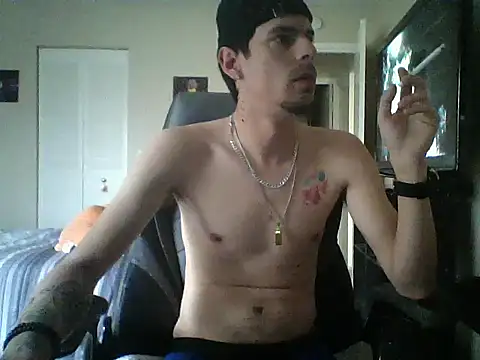 Snapshot of latinosatiro94 chatting on February 2, 7:45 pm latinosatiro94 online show from February 2, 7:45 pm